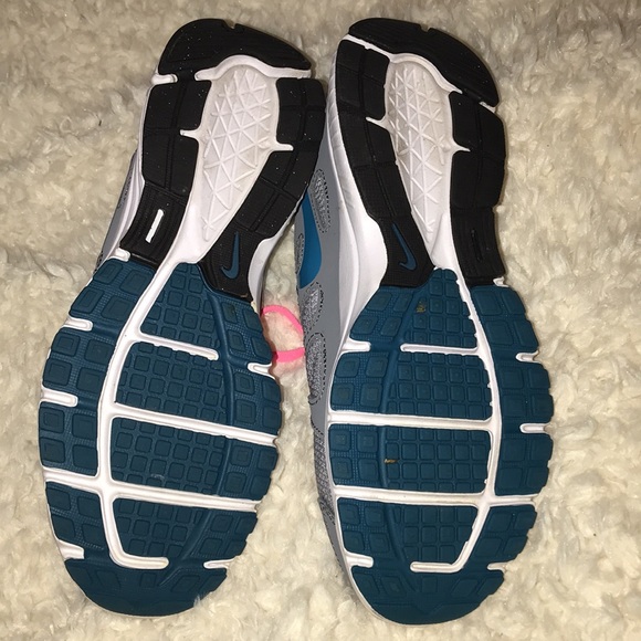 Sneakers - Picture 4 of 4